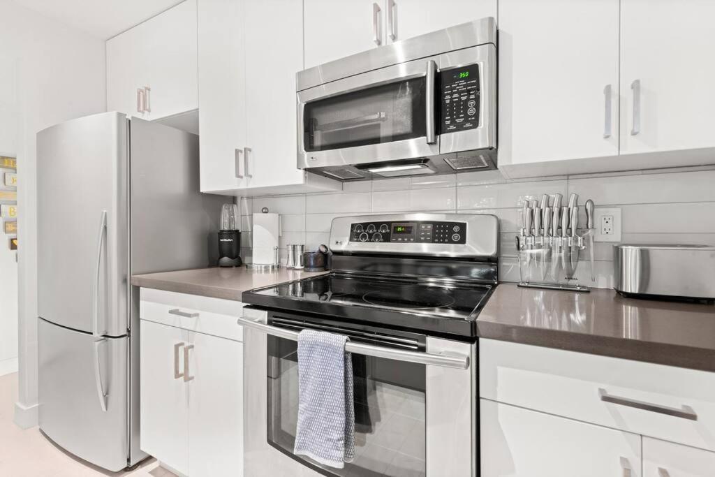 The Hidden Gem, King Bed & Hot Tub! Apartment Chandler Exterior photo