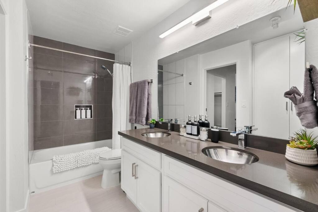 The Hidden Gem, King Bed & Hot Tub! Apartment Chandler Exterior photo
